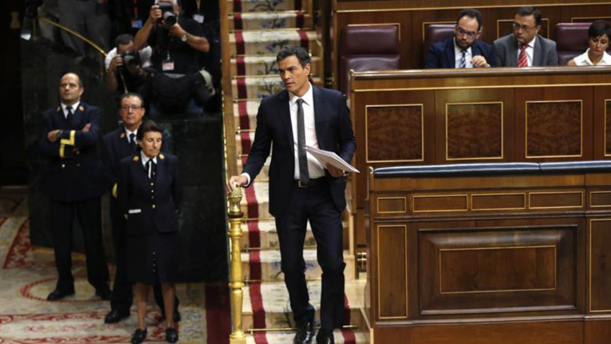 Pedro Sánchez es el primero en tomar la palabra. (Foto: EFE)
