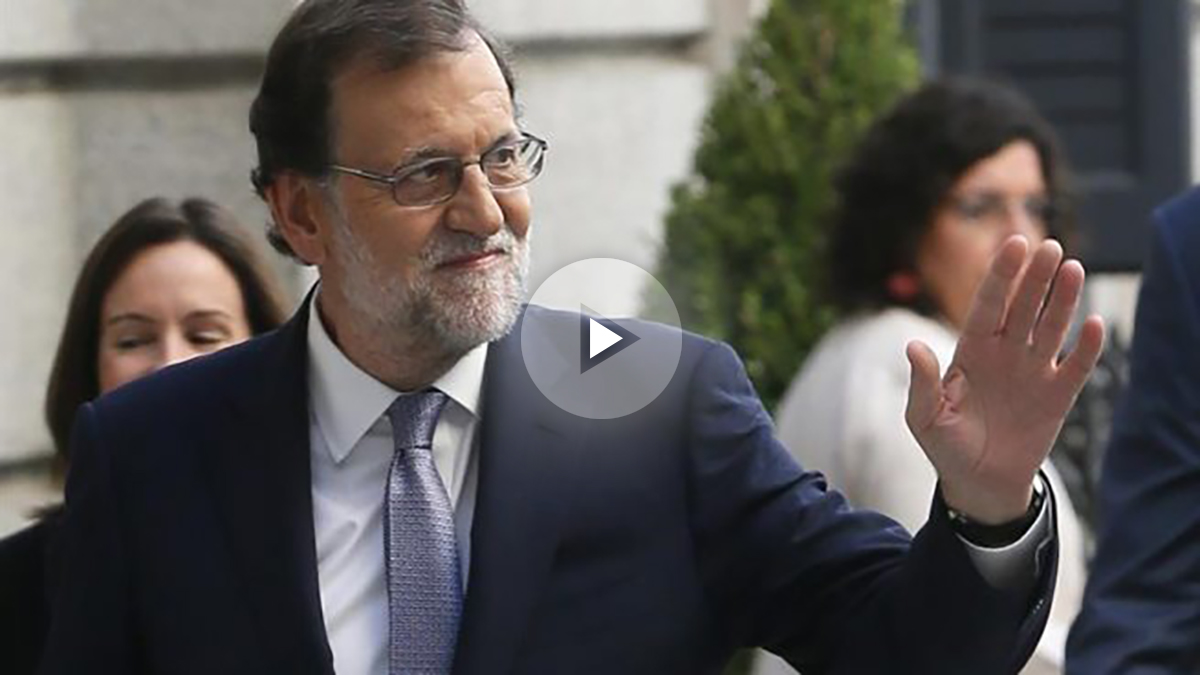 Mariano Rajoy a su llegada al Congreso. EFE