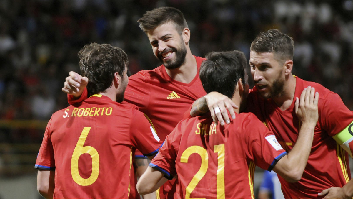 La selección española celebra uno de los goles del partido. (EFE)
