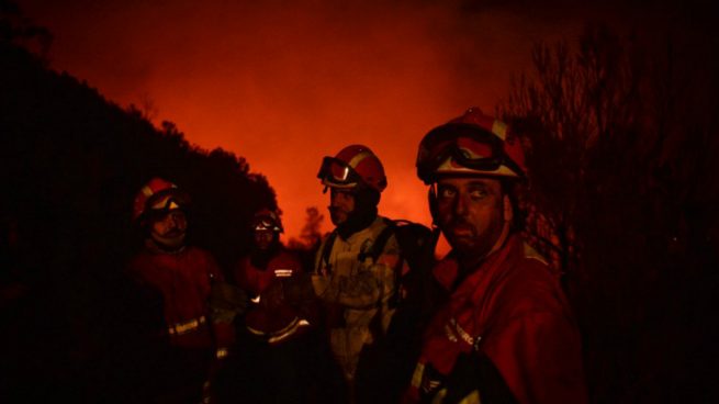 Más de 100 incendios forestales se mantienen en activo en Portugal