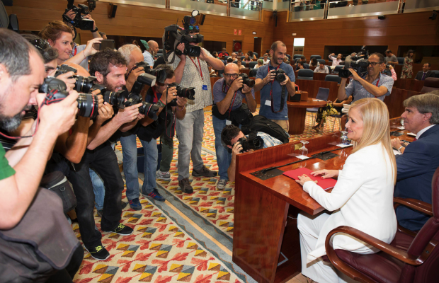 La política madrileña en la Asamblea con los medios gráficos. (Foto: CAM)