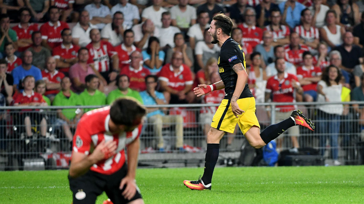 Saúl celebra el gol del triunfo ante el PSV. (AFP)