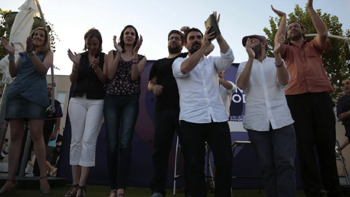 Espinar y Urbán, con Sánchez y Maestre, en un acto de Podemos. (Foto: TW)