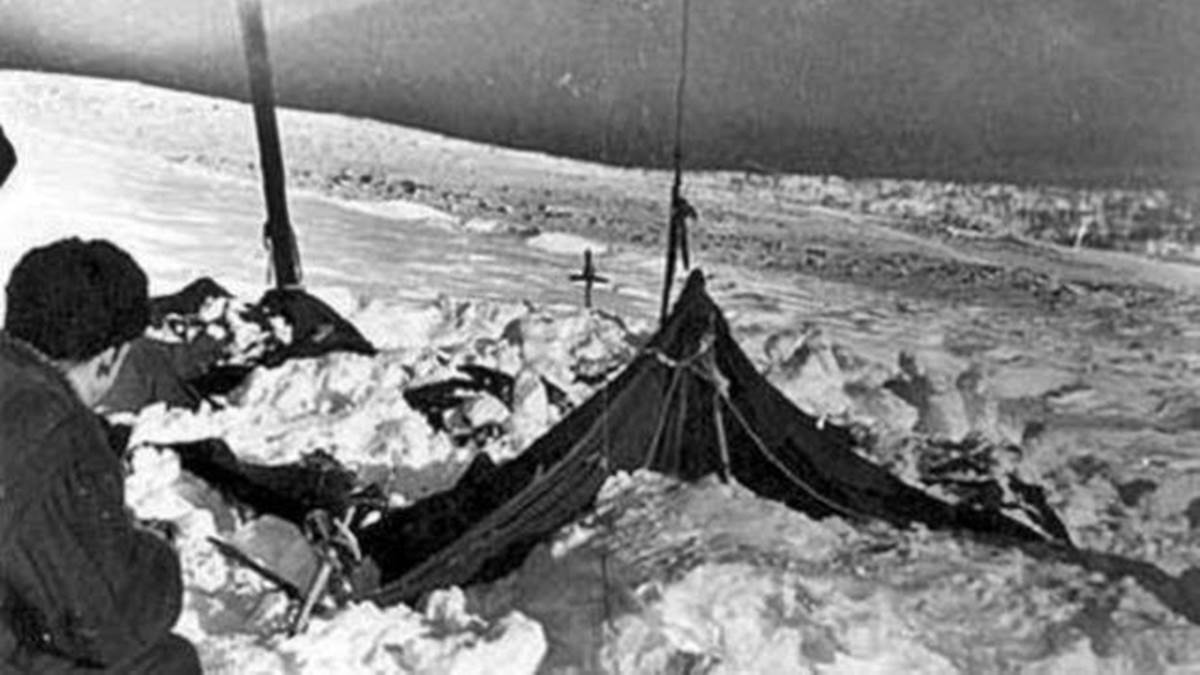Imagen de archivo de la base de un alpinista