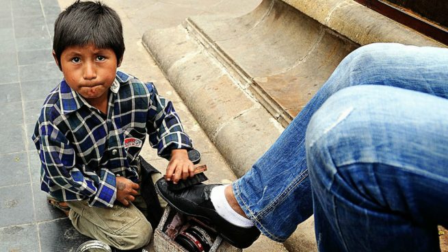 shoe-shine-boy-in-bolivia-child-labor