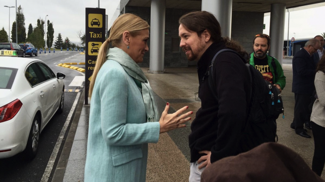 Cifuentes: «Las marcas negras de Podemos prefieren colocarse contra el Estado de Derecho y la Constitución»