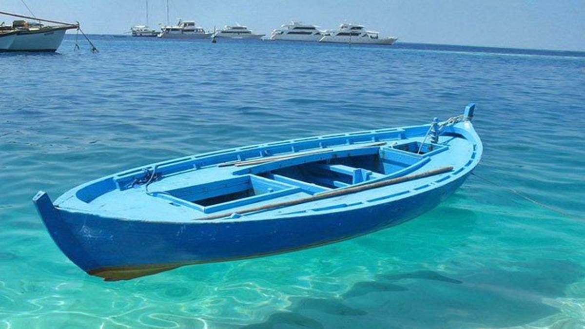Por que navio solta água?