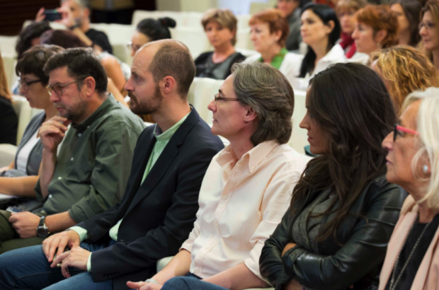 Concejales entre el público en la presentación de la guía. (Foto: Madrid)