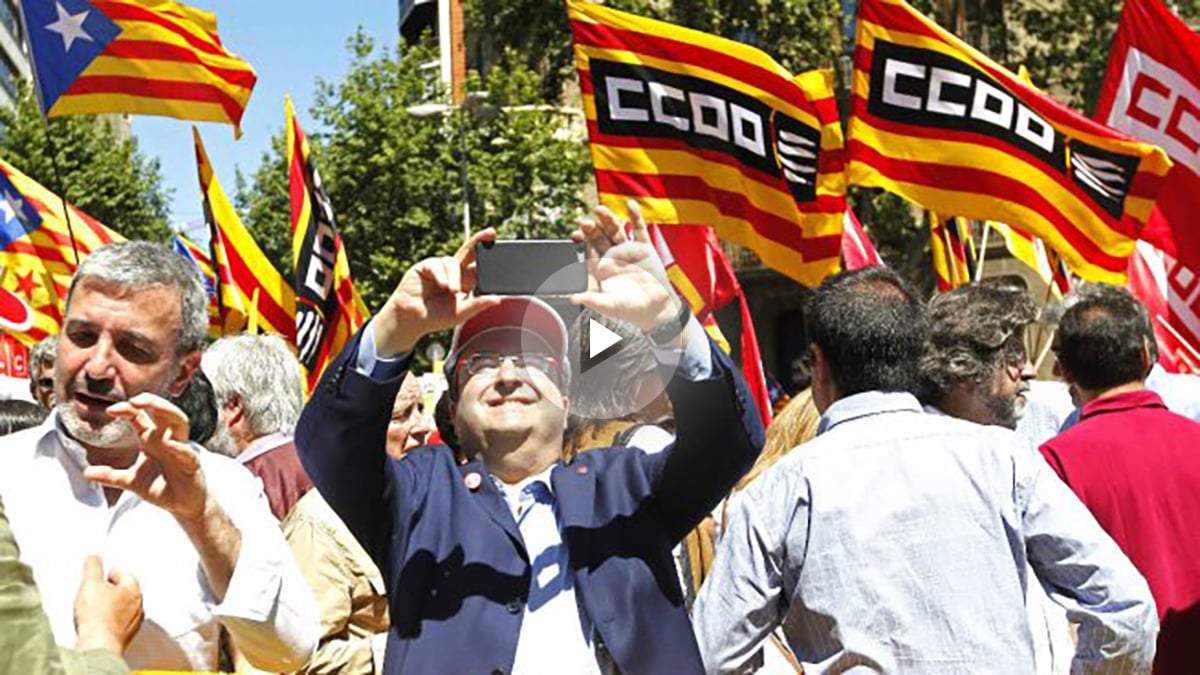 Miquel Iceta durante la protesta contra el Tribunal Constitucional en Barcelona (Foto: Efe).