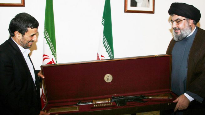 El ultraconservador Ahmadinejad se presenta a las elecciones en Irán pese a la oposición de Jamenei