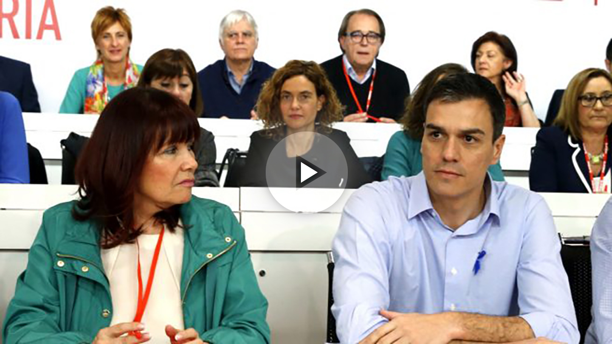 Micaela Navarro y Pedro Sánchez en el Comité Federal del PSOE. (Foto: EFE)