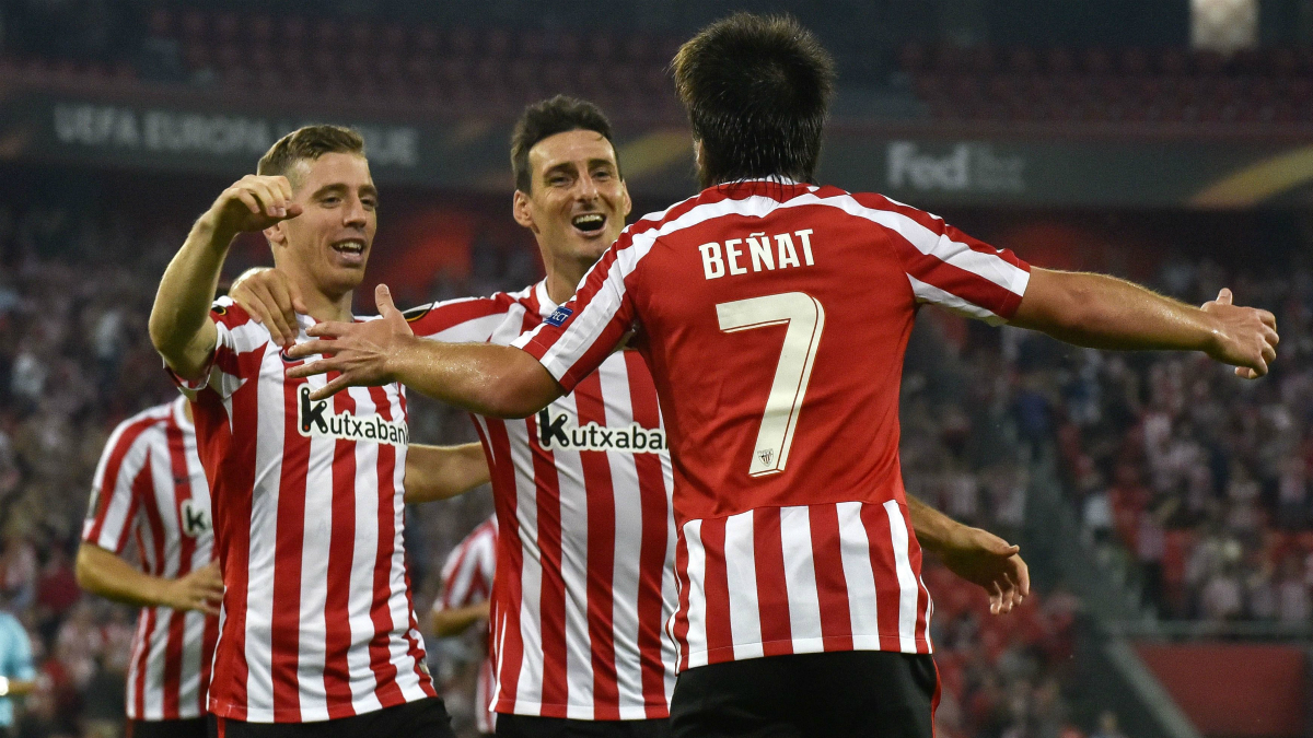 Beñat celebra su gol en la Europa League