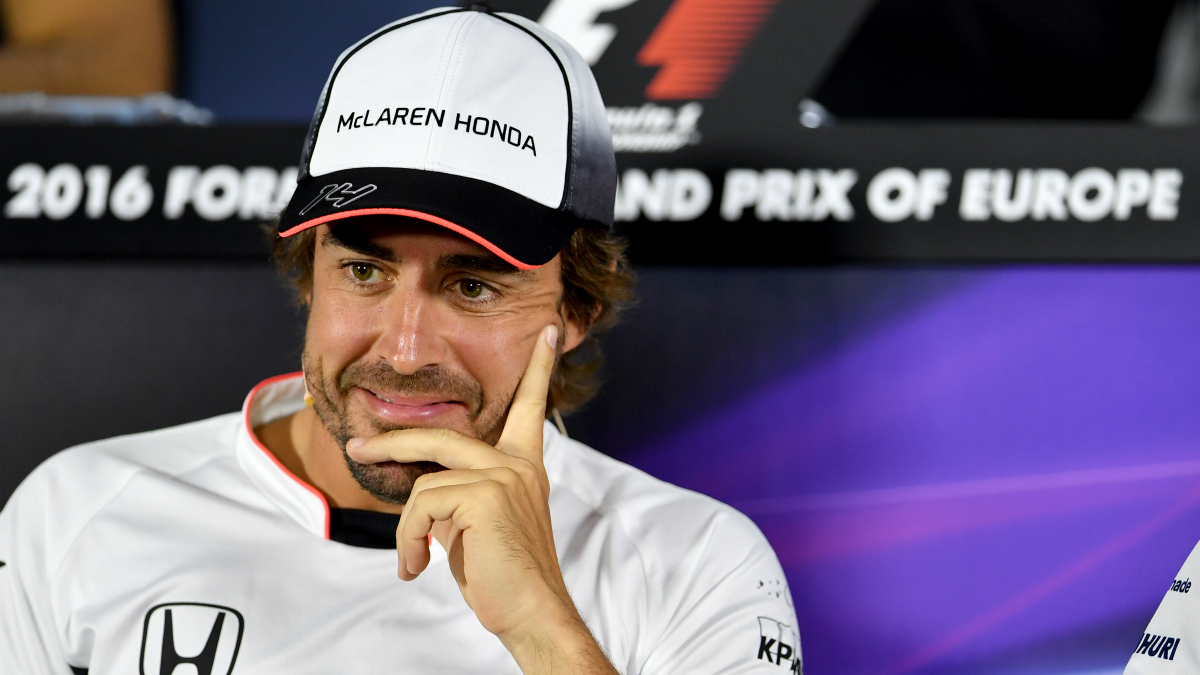 Fernando Alonso, en rueda de prensa. (AFP)