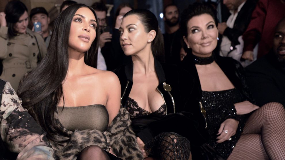 Kim Kardashian, Kourtney Kardashian y Kris Jenner. (Foto: AFP)