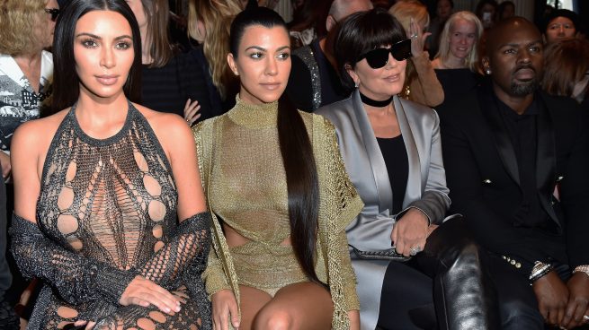 Facebook: Las hermanas Kardashian protagonizan una pelea de gatas