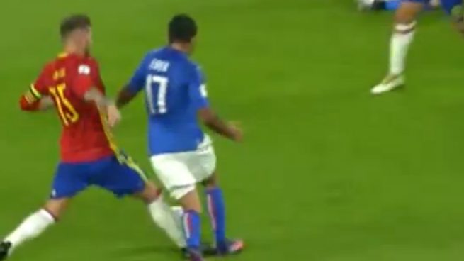 Italia empató con un penalti de Ramos que el árbitro no vio