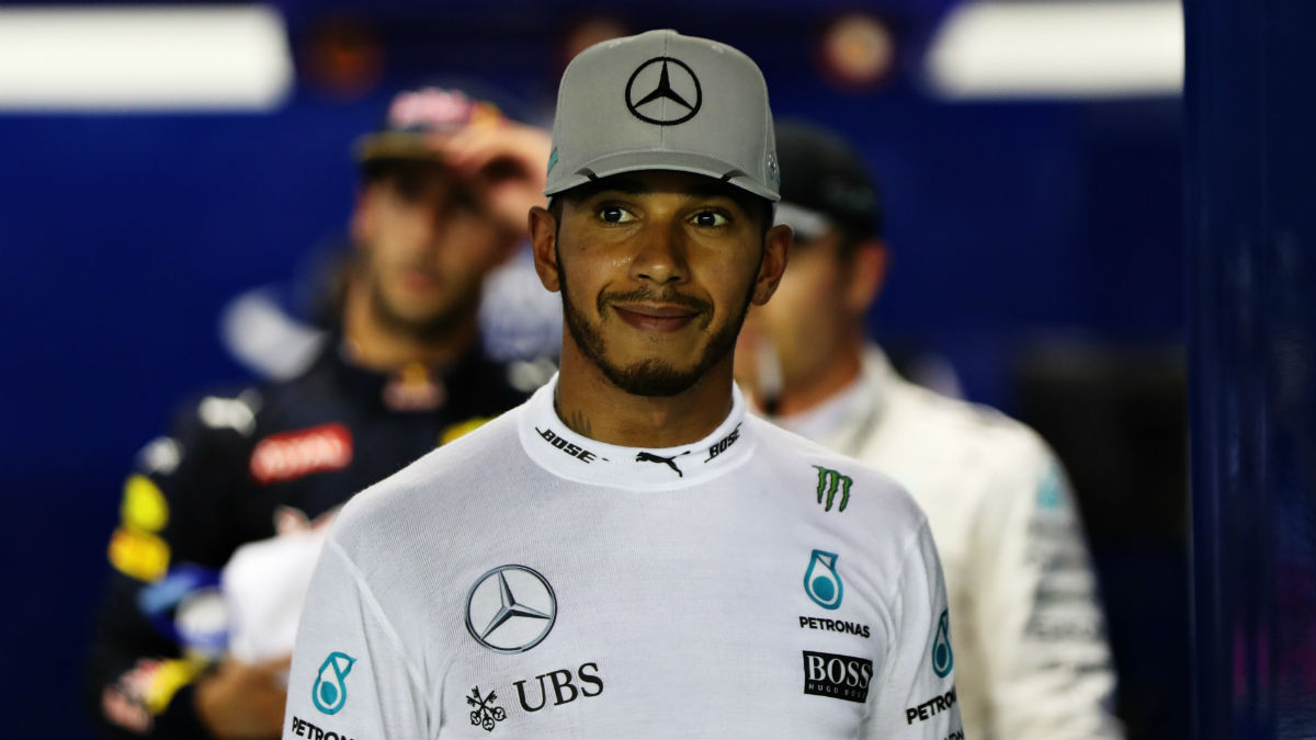 Lewis Hamilton no tendrá que ver cómo Nico Rosberg equipa un motor más potente que el suyo. (Getty)