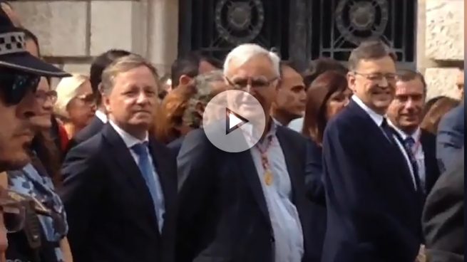 Gritos de “¡Ribó dimisión!” al alcalde de Valencia el día de la Comunidad Valenciana