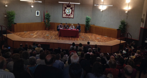 Gran afluencia de público en la visita de Carmena a Chamartín. (Foto: TW)