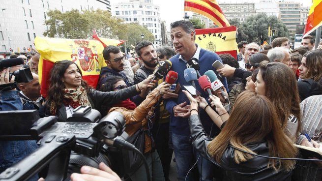La Fiesta Nacional en Cataluña: 50.000 personas reclaman poner fin al ilegal proceso secesionista