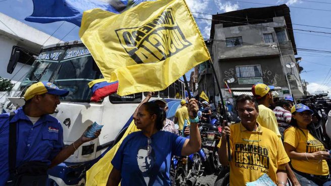 La oposición venezolana ensaya el ‘firmazo’ contra Nicolás Maduro