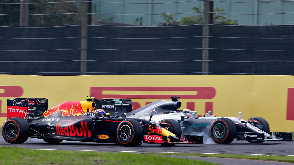 El ‘cerrojazo’ que Verstappen le dio a Hamilton al final del Gran Premio de Japón sigue dando que hablar. (Getty)