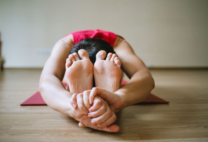 ¿Eres nueva en esta disciplina? Así debe ser tu primera sesión de yoga para que resulte eficaz