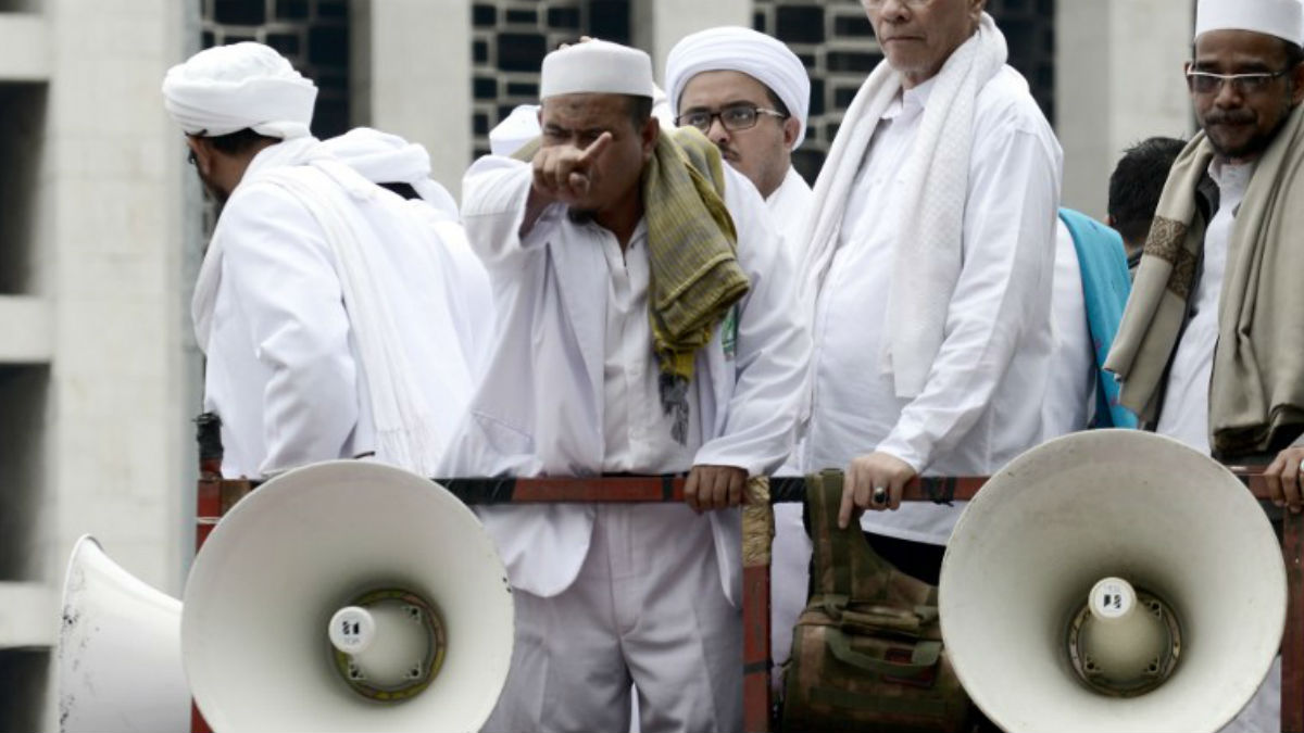 Líderes islamistas incitan a los manifestantes al odio contra el gobernador cristiano apodado Ahok. Foto: AFP