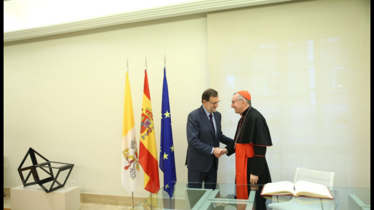 Mariano Rajoy y el secretario de Estado de la Santa Sede. (Foto: @marianorajoy)