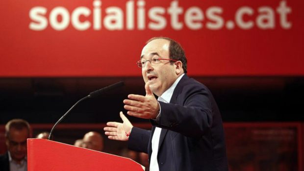 Miquel Iceta, durante su intervención, tras ser reelegido líder del PSC en las elecciones primarias del partido. EFE