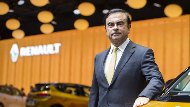 Carlos Ghosn, el «asesino de costes» renuncia a ser CEO de Nissan pero niega una crisis interna