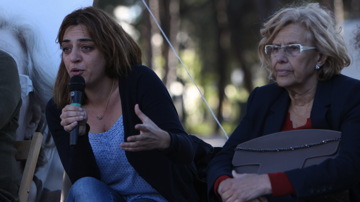 La edil de Cultura y Deporte Celia Mayer en campaña electoral con Manuela Carmena. (Foto: AM)