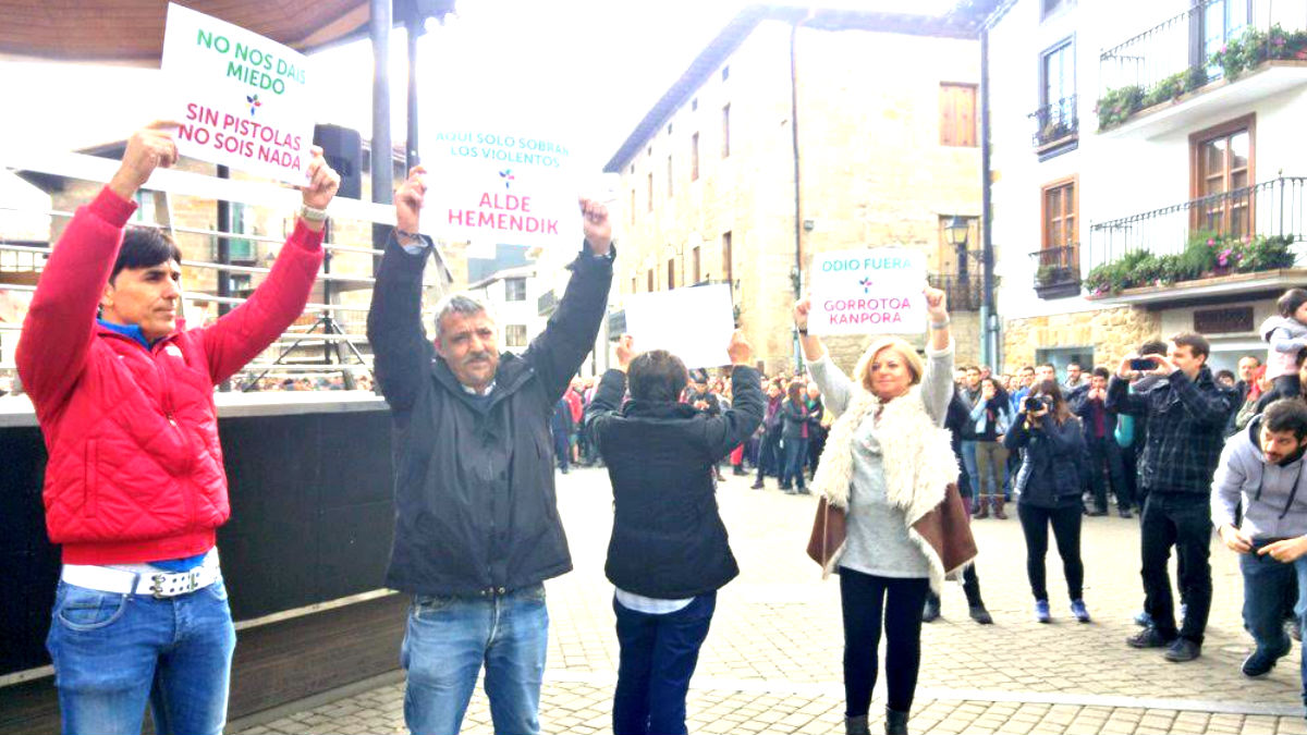 Los miembros de Covite este sábado en Alsasua.