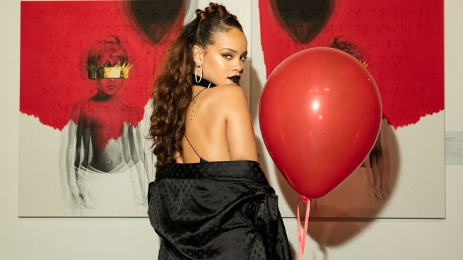 Rihanna contesta esto a una fan que se disfraza de ella
