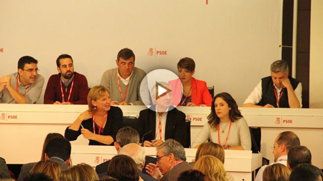 El Comité Federal del PSOE vota dos resoluciones: a favor de la abstención y en contra