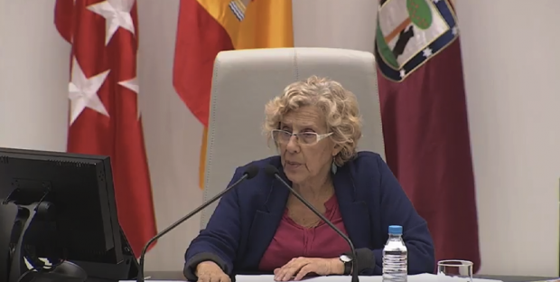 Carmena antes de ser hospitalizada este miércoles. (Foto: YT)