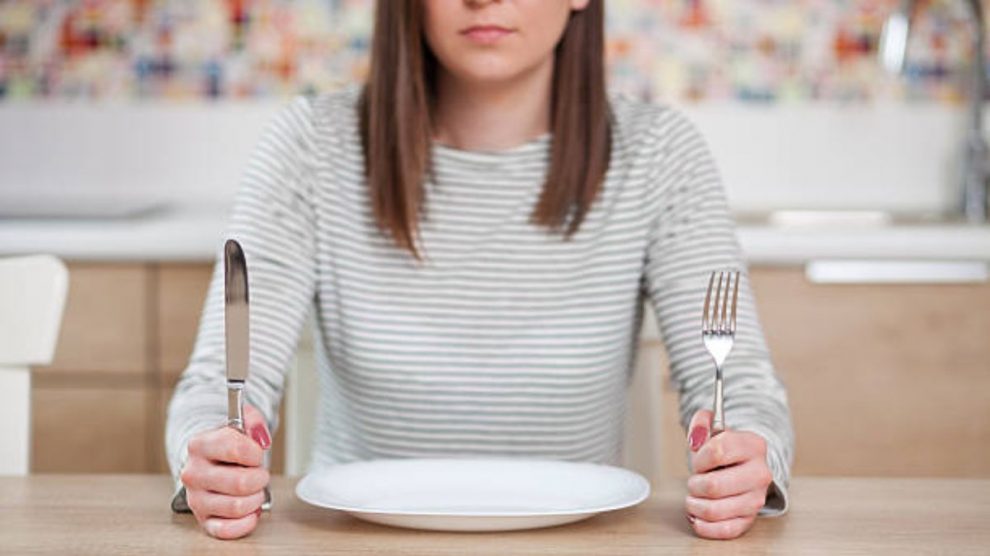 Comer en platos plásticos tiene alguna consecuencia grave para la salud?