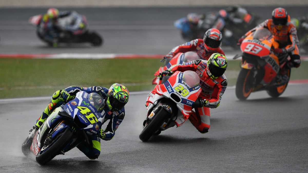 Rossi lidera el tren de cabeza en Malasia. (AFP)