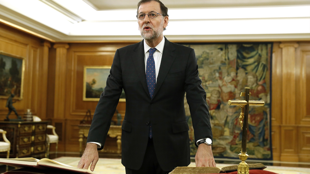 Mariano Rajoy jura cargo como presidente del Gobierno en Zarzuela. (Foto: EFE)