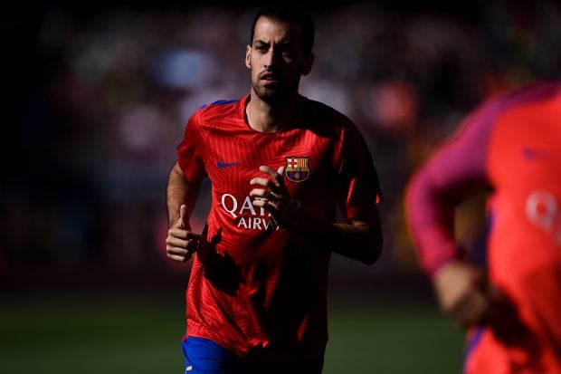 Sergio Busquets, durante un calentamiento con el Barça. (Getty)