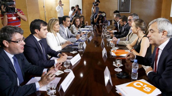Mesa de negociación PP-Ciudadanos.
