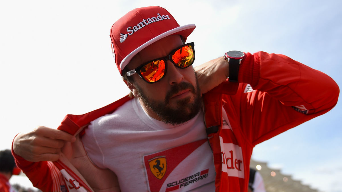 Fernando Alonso no pierde oportunidad de recalcar los resultados que obtuvo en su época como piloto de Ferrari. (Getty)