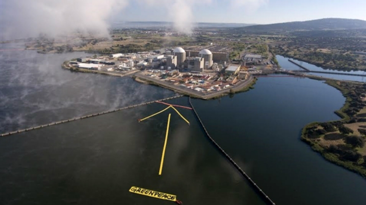 Los ecologistas de Greenpeace han señalado Almaraz como la próxima central nuclear «que debe cerrar». (Greenpeace)