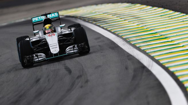 Lewis Hamilton se hizo con la pole en Brasil por delante de Rosberg y Raikkonen. Alonso, décimo, en Q3 (Getty)