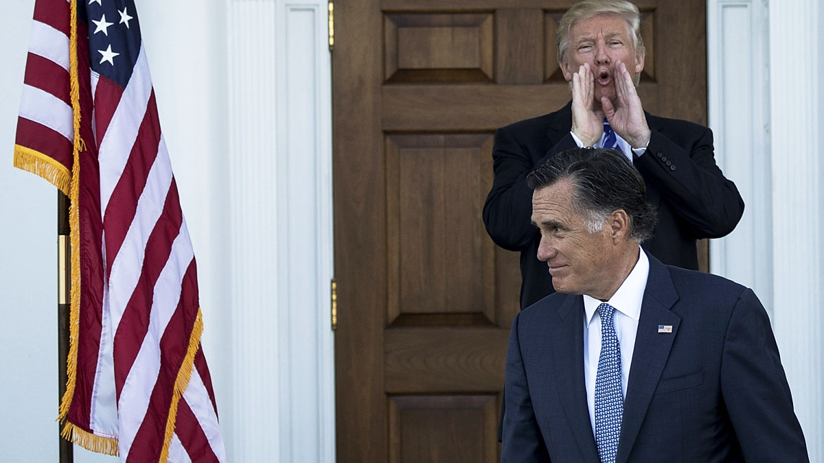 Donald Trump y Mitt Romney (Foto: AFP)