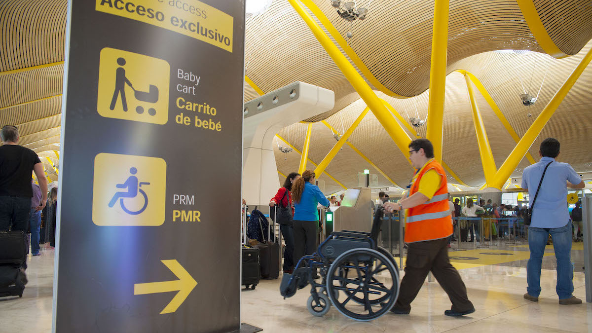 Acceso exclusivo PMR en filtro de seguridad. Aeropuerto Adolfo Suárez Madrid-Barajas.
