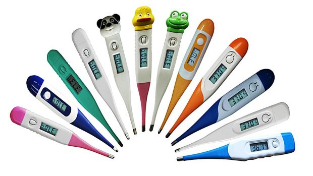 pasos para tomar la temperatura corporal con termometro de mercurio