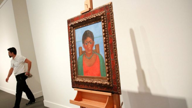 El cuadro de Frida Kahlo jamás expuesto ‘Niña con collar’ se subasta en EEUU por casi 2 millones