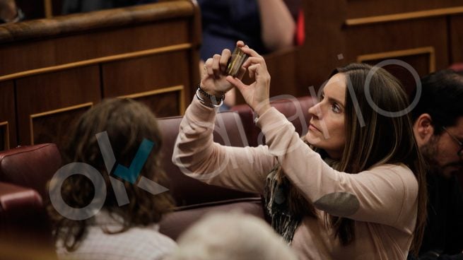 Cazados: los diputados ‘fotógrafos’ de Podemos se saltan el reglamento del Congreso