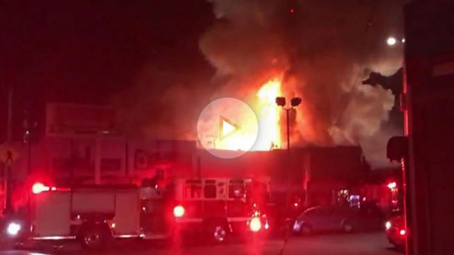Al menos 24 muertos y una decena de desaparecidos en el incendio de una discoteca en California